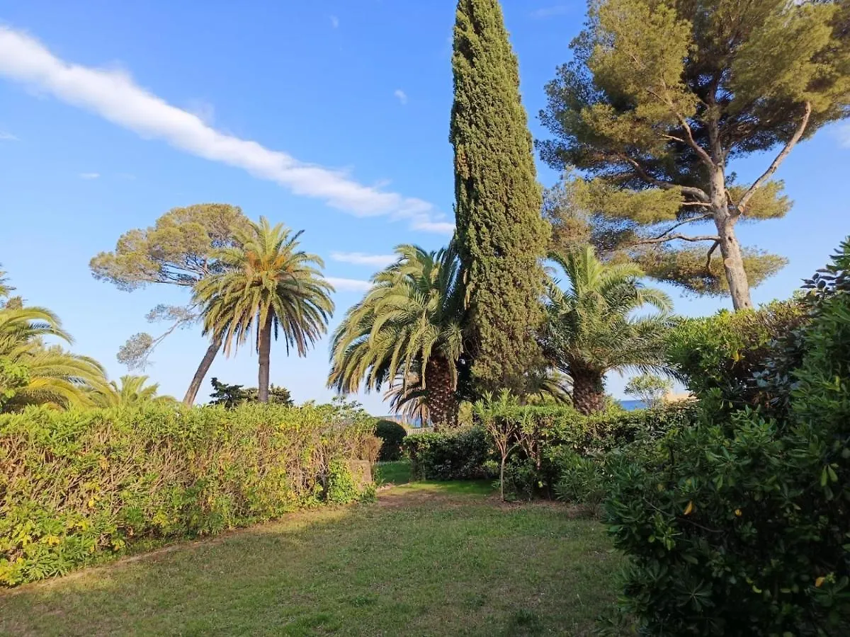 Apartment Eden Palladio Appt 2 Ch Front De Mer Acces Direct A La Plage Saint-Raphael  France