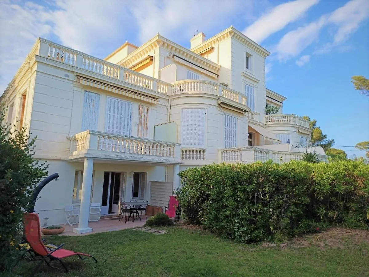 Eden Palladio Appt 2 Ch Front De Mer Acces Direct A La Plage Saint-Raphael  Saint-Raphael (Var)