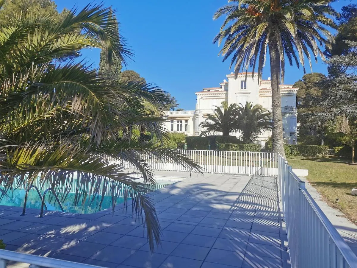 Apartment Eden Palladio Appt 2 Ch Front De Mer Acces Direct A La Plage Saint-Raphael